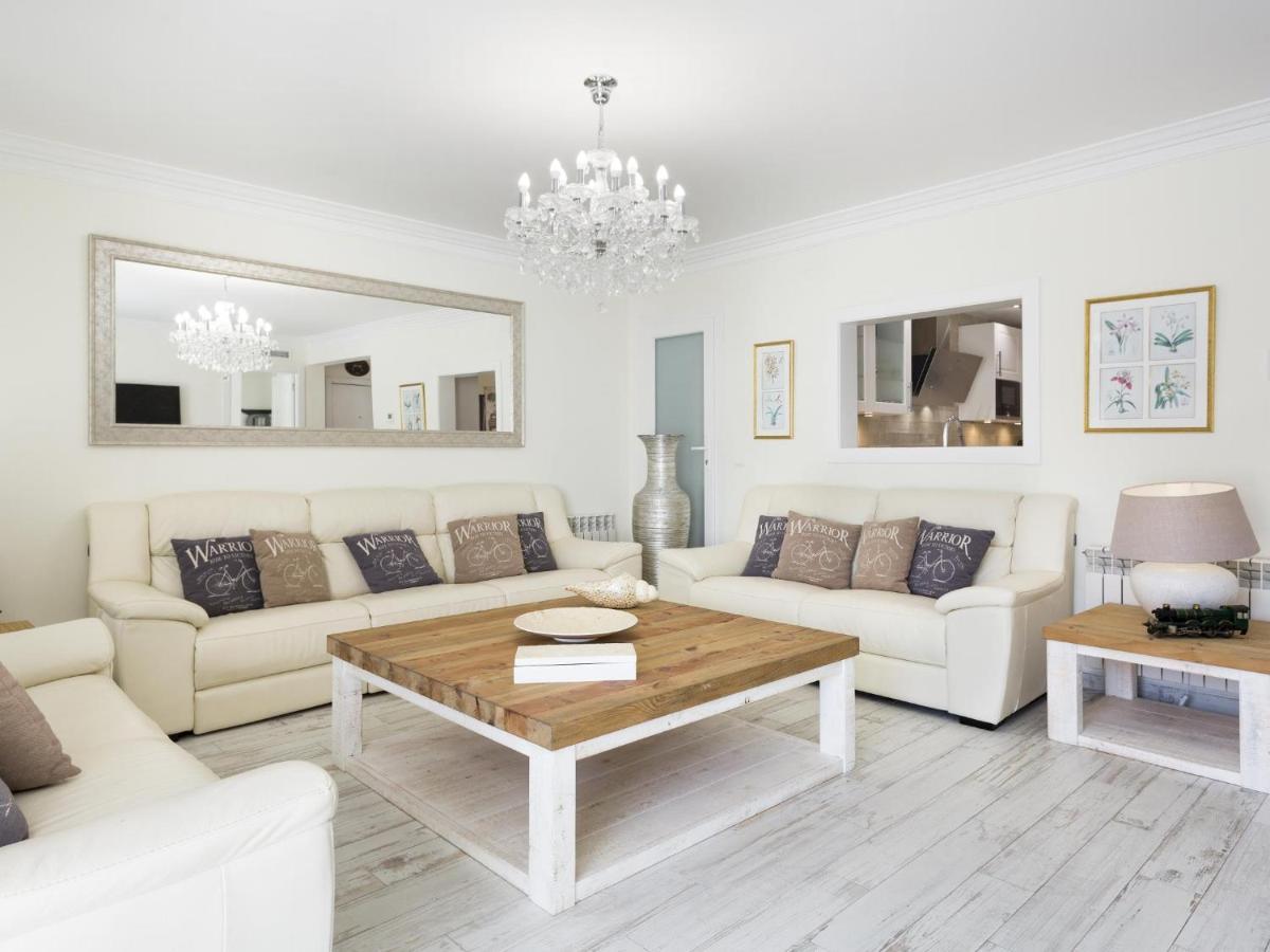 Sitges Spaces Mediterranean Apartments 5 Bedrooms, 4 Bathrooms, 75M2 Terrace, Centre Sitges- Sleeps 11 Esterno foto