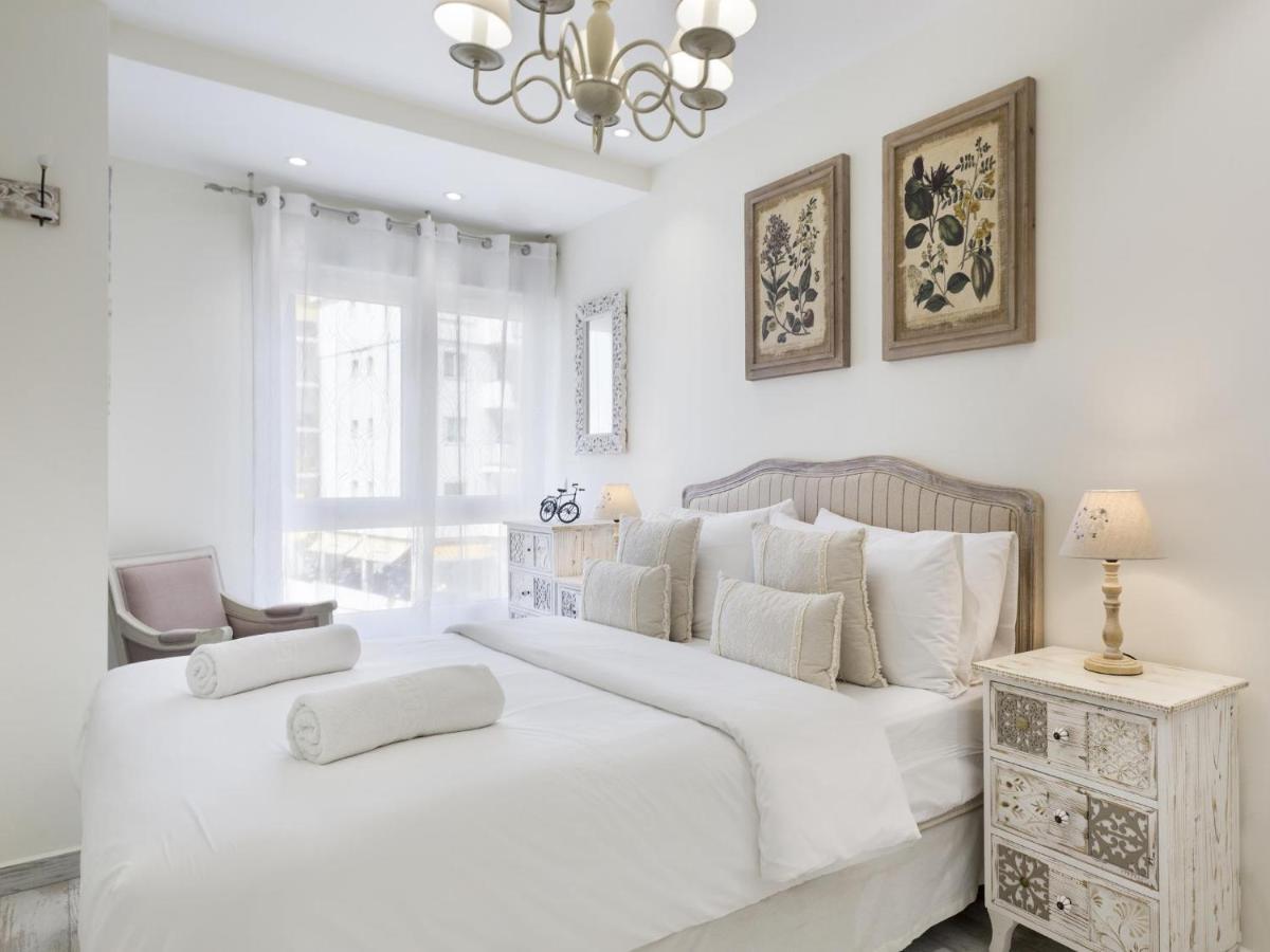 Sitges Spaces Mediterranean Apartments 5 Bedrooms, 4 Bathrooms, 75M2 Terrace, Centre Sitges- Sleeps 11 Esterno foto